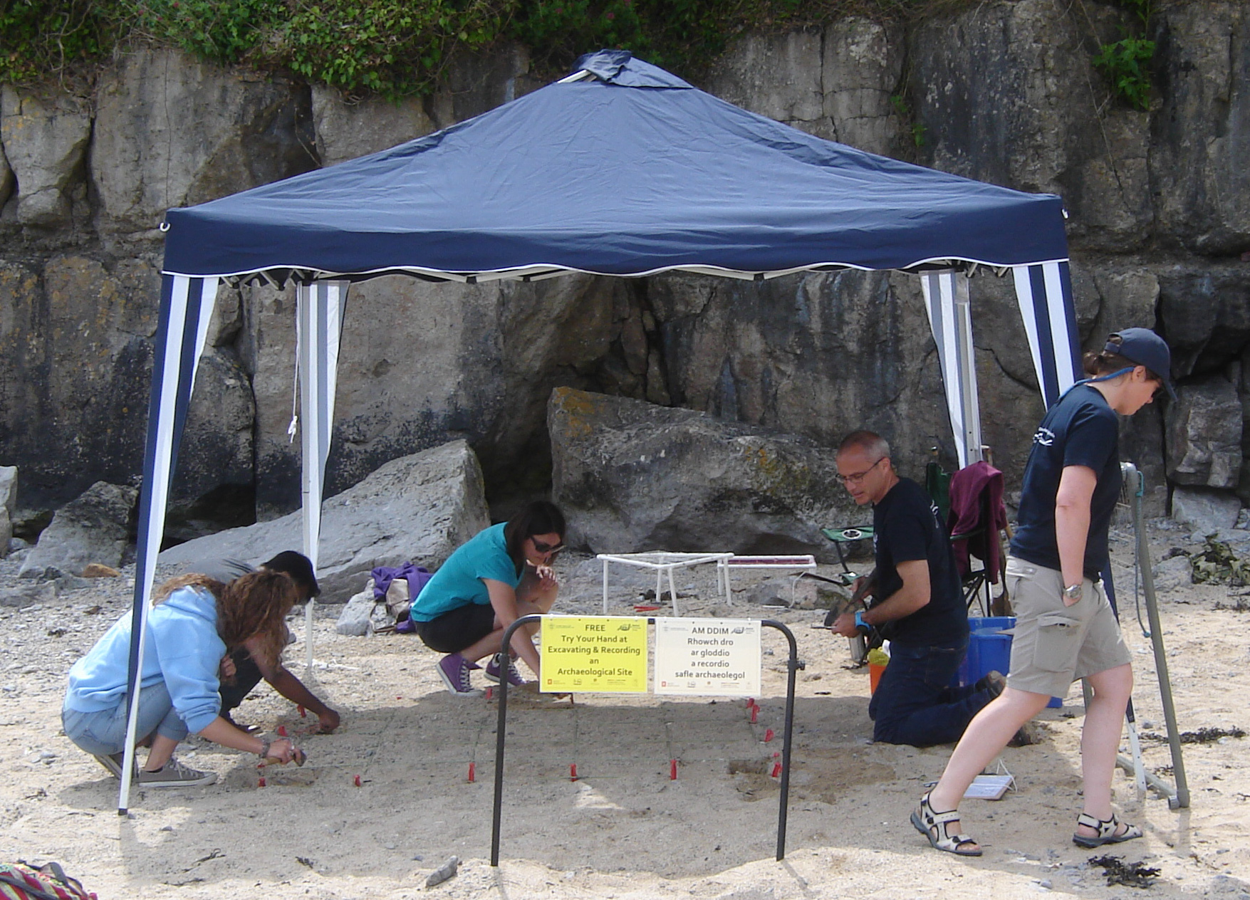 Excavating & Recording Finds